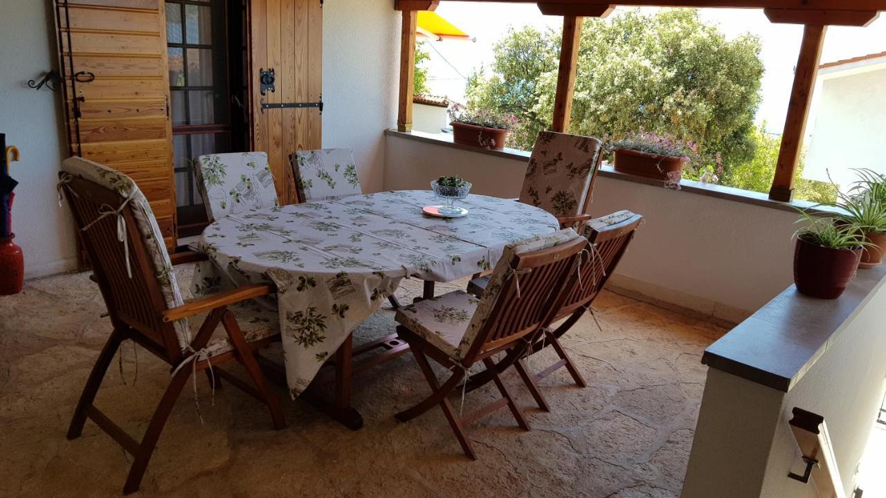 Villa Apartments Oliva Seget Vranjica Εξωτερικό φωτογραφία