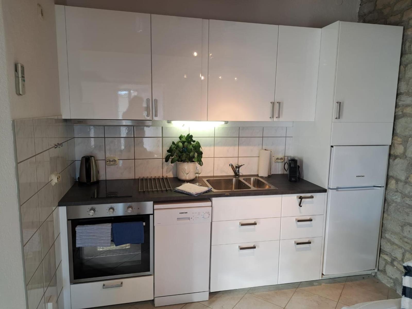 Villa Apartments Oliva Seget Vranjica Εξωτερικό φωτογραφία